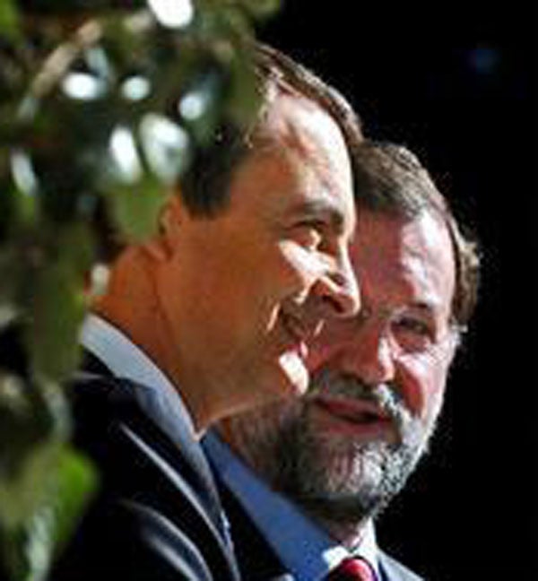 Escena de sofà per la Llei de Caixes d’Estalvis