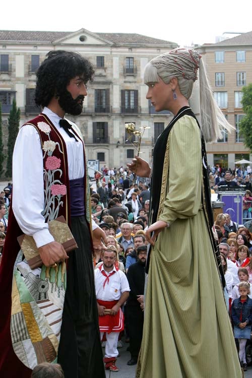 Els Gegants de l’Agrupació de Colles de Geganters de Catalunya visiten Lezennes amb motiu del 10è aniversari del gegant Isidore Court’Orelle