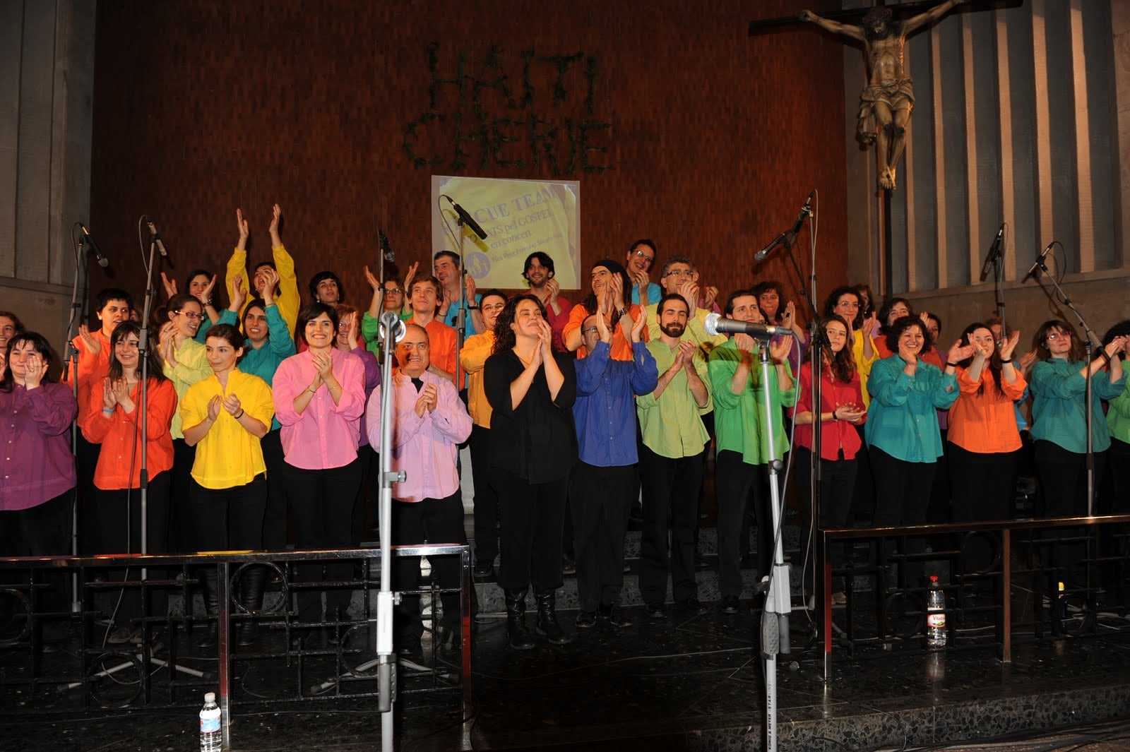 TWOCATS PEL GOSPEL Cor del barri de Sant Antoni que enguany celebra el desè aniversari