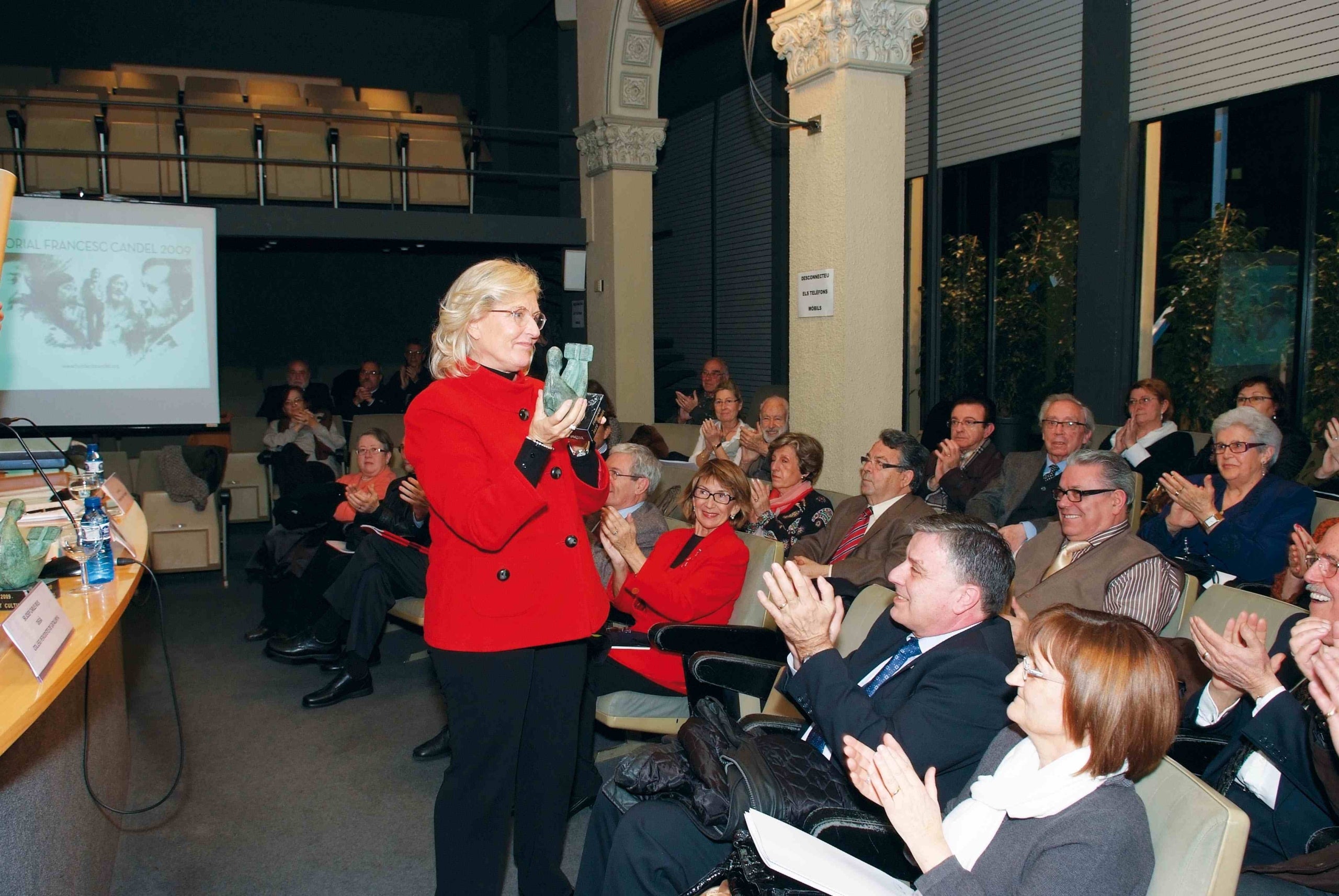 Fulls Candelians: «La droga que causa més perjudici social és l’alcohol» (Maria Luisa Marín, presidenta de l’associació Rauxa)