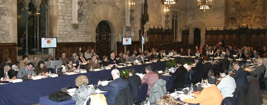 Entre totes i tots fem ciutat