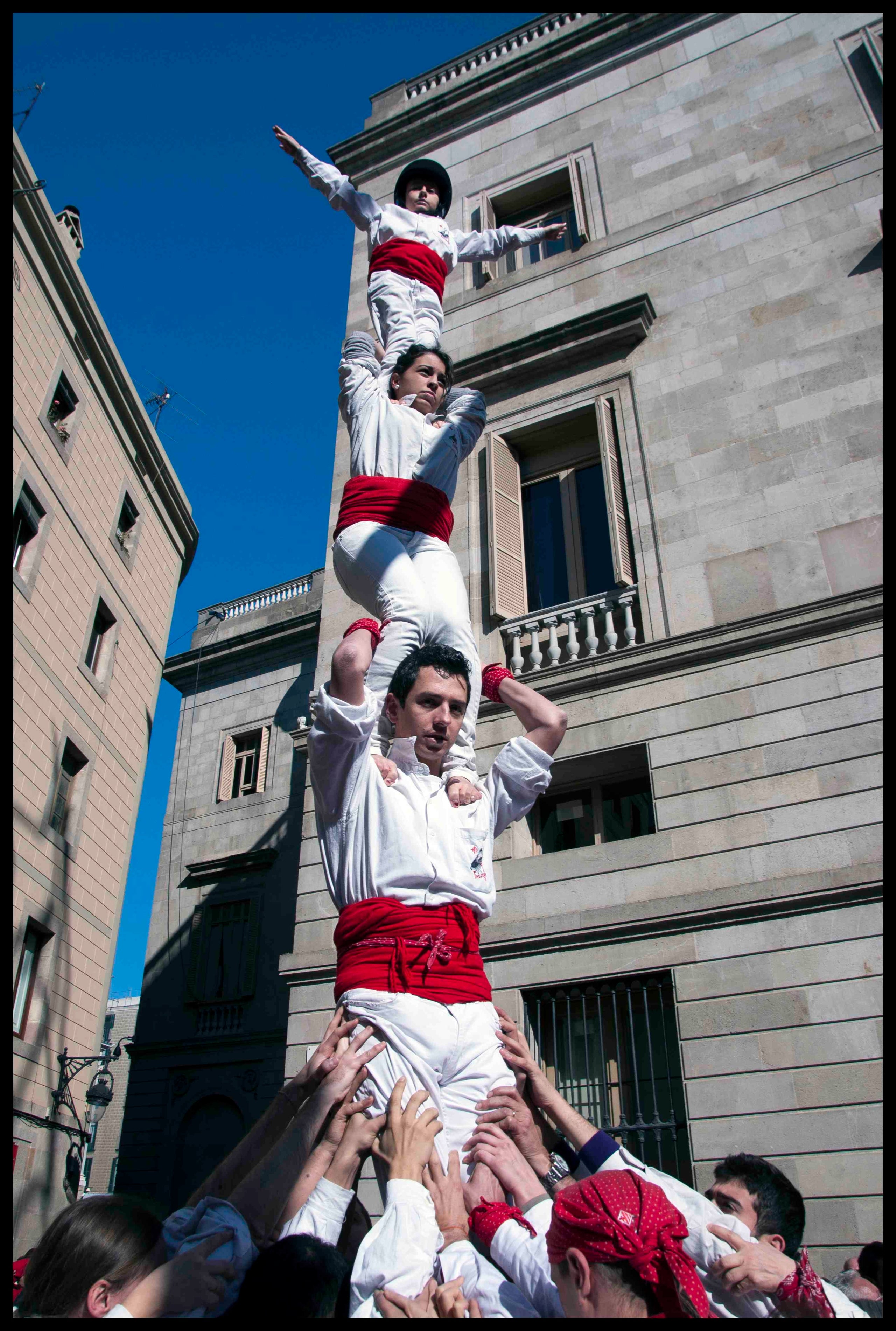 Muixerangues, Castellers i Falcons