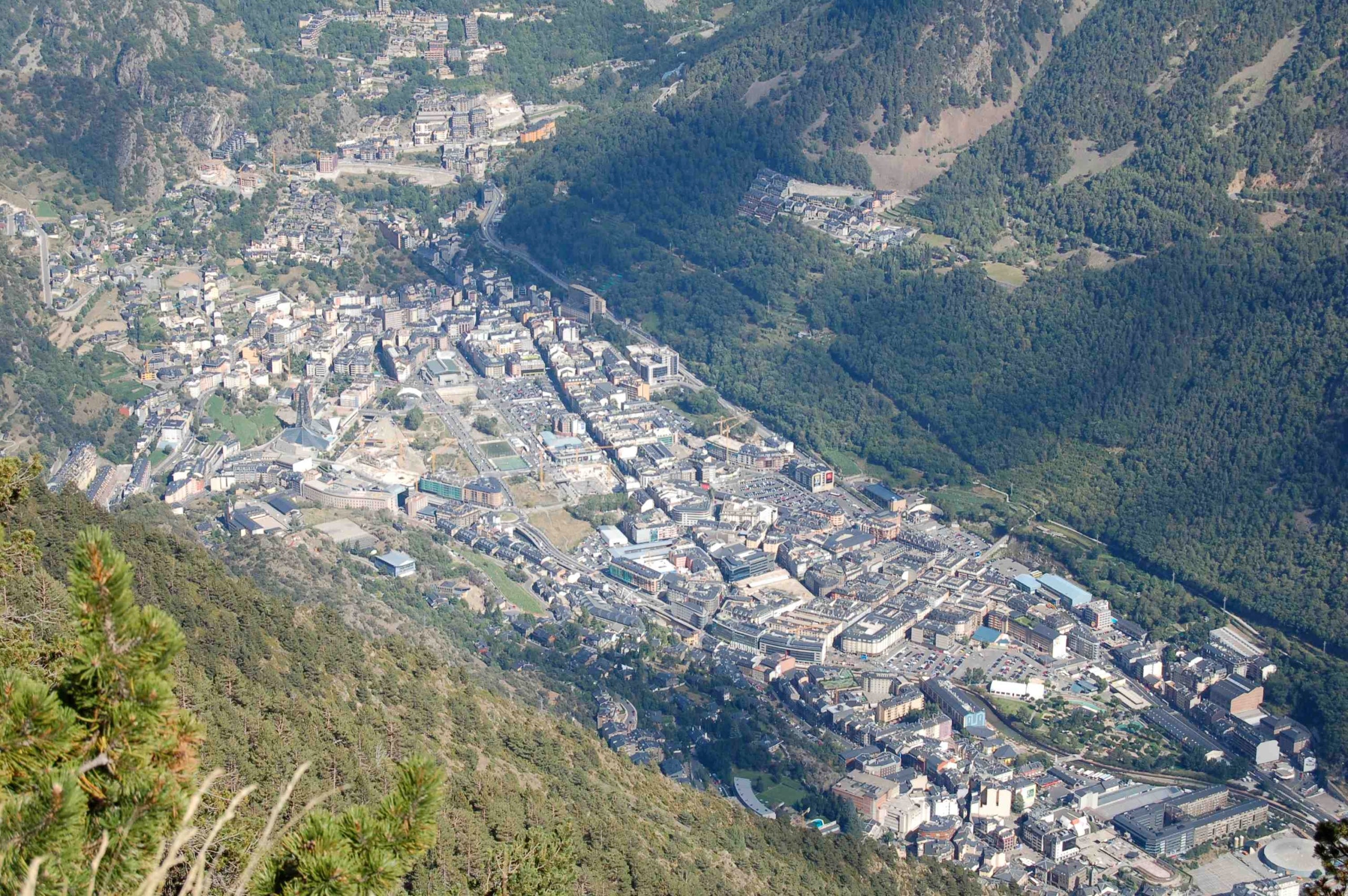 Batalla de banderes a Andorra