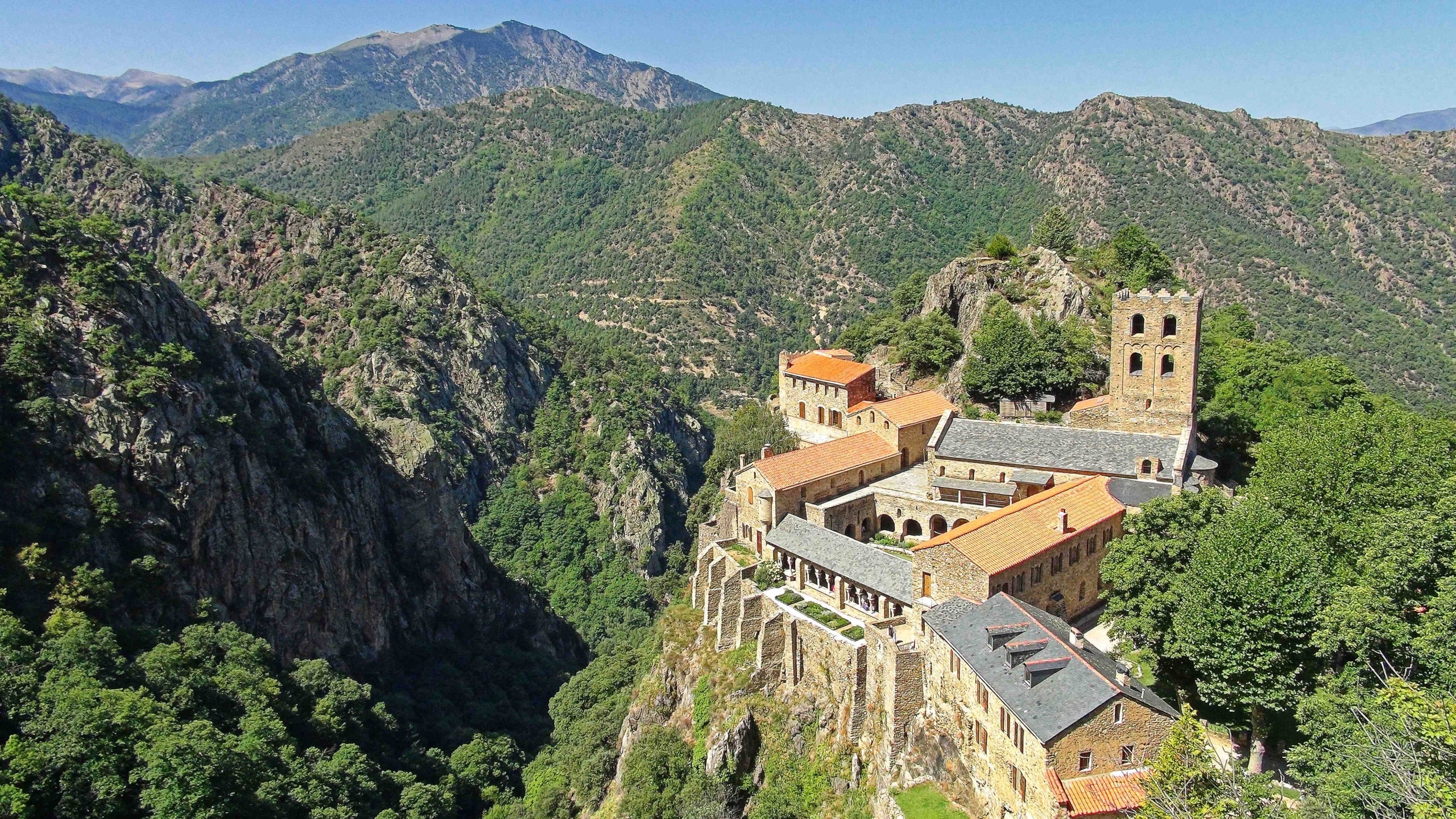 Adulteració de la identificació catalana: Sant Martí del Canigó