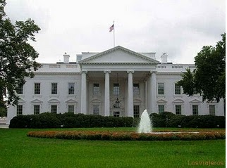 El simbolisme de les quatre columnes a l’arquitectura nacional dels Estats Units d’Amèrica i Catalunya.