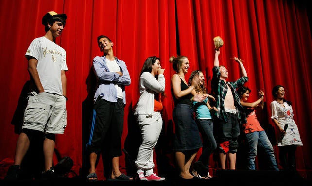 Conflictes socials juvenils, a la trobada de teatre social ‘Deslimita’m!’