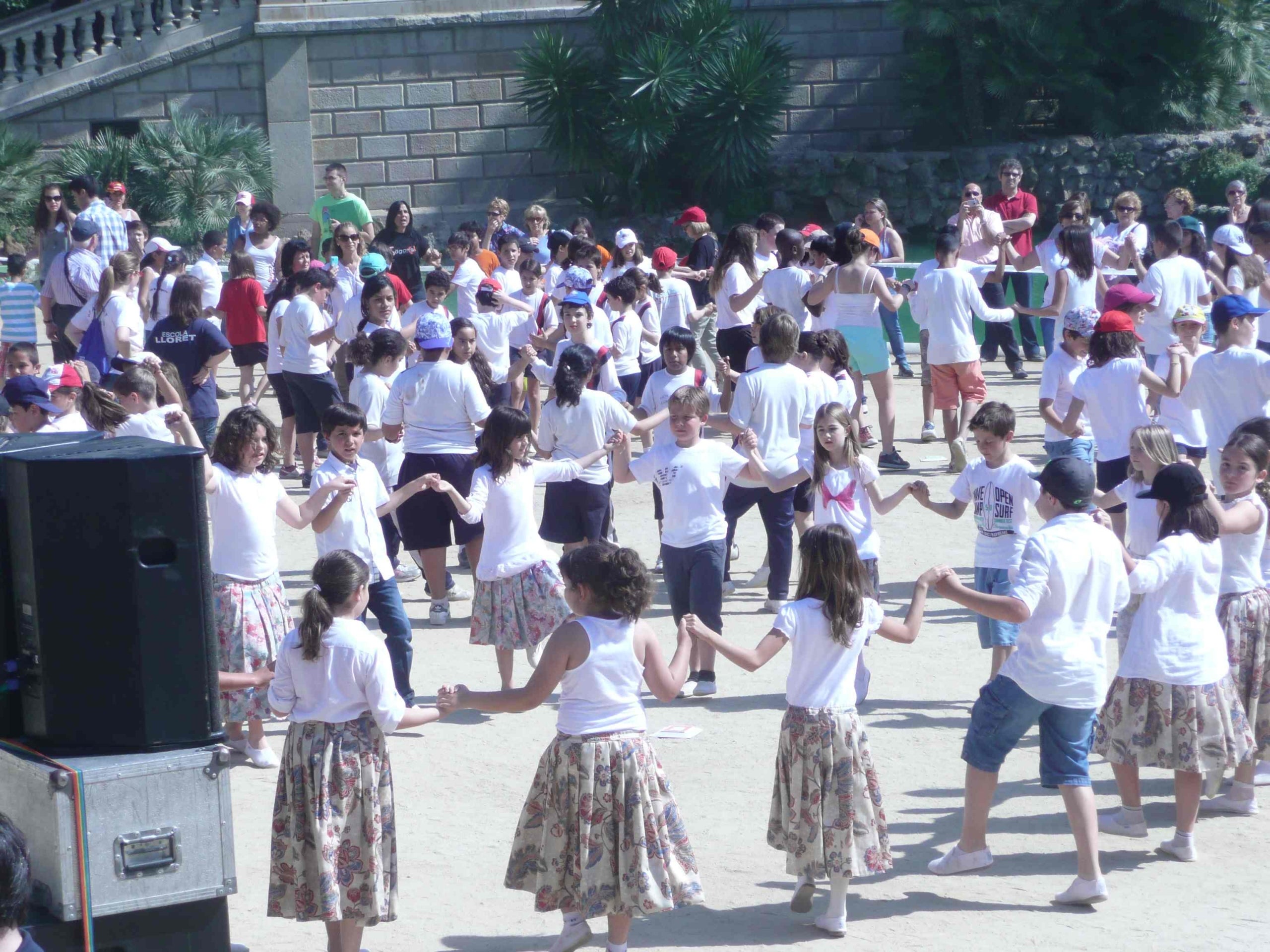 Ensenyar sardanes VS. ensenyar a ballar sardanes