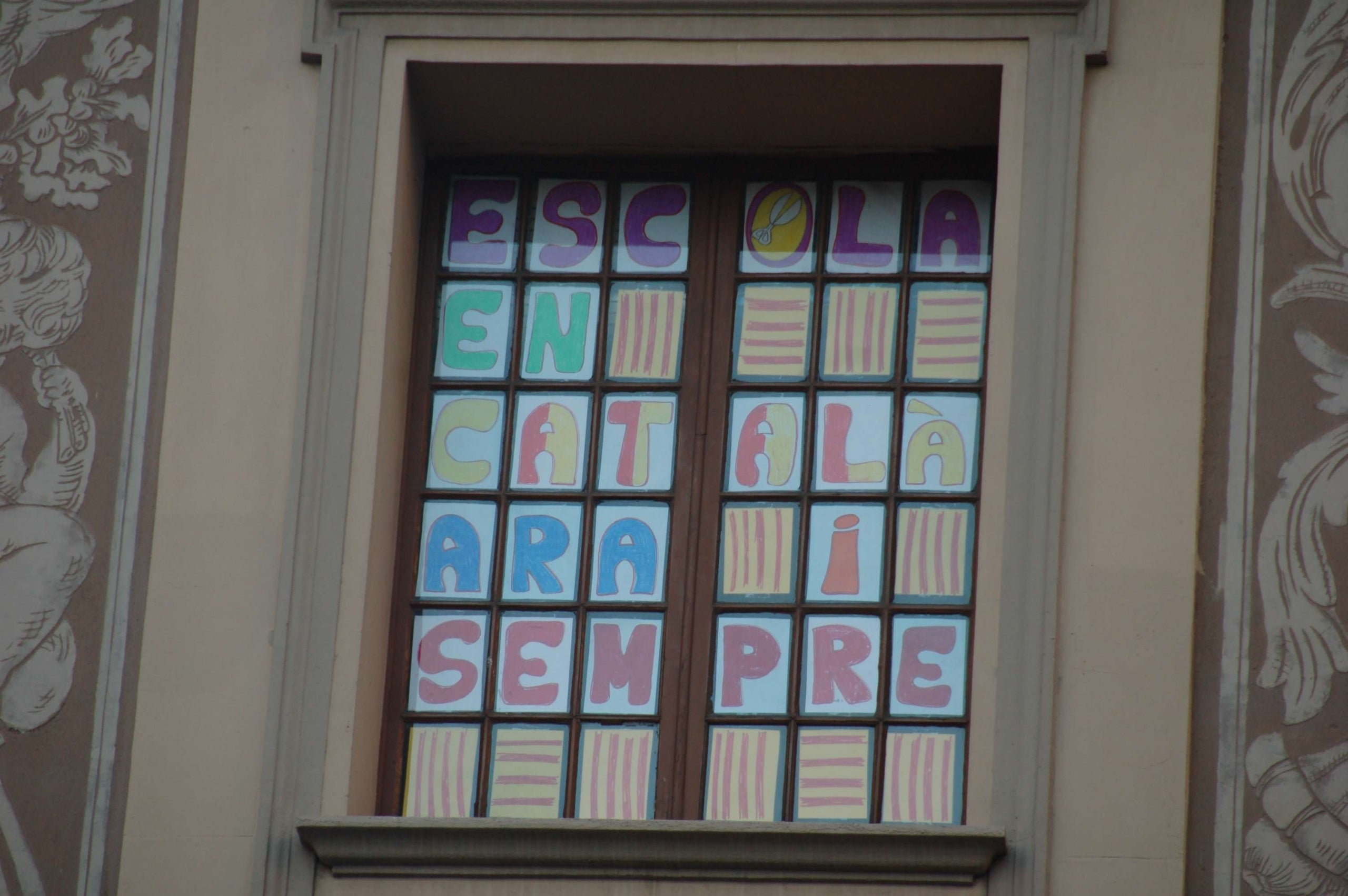 La campanya que no cessa en contra nostre