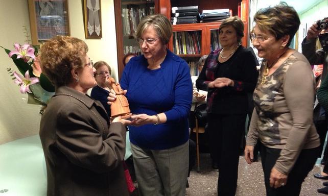 L’Associació Catalana de Puntaires homenatja a una de les seves sòcies 