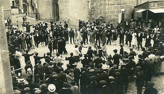 Ballada de sardanes a Sant Joan de les Abadesses