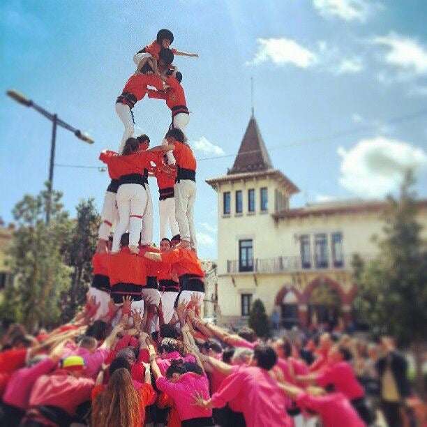 Carallots de sentiment, Castellers de Sant Vicenç per imperatiu