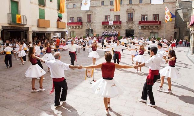 Neix la Confederació Sardanista de Catalunya