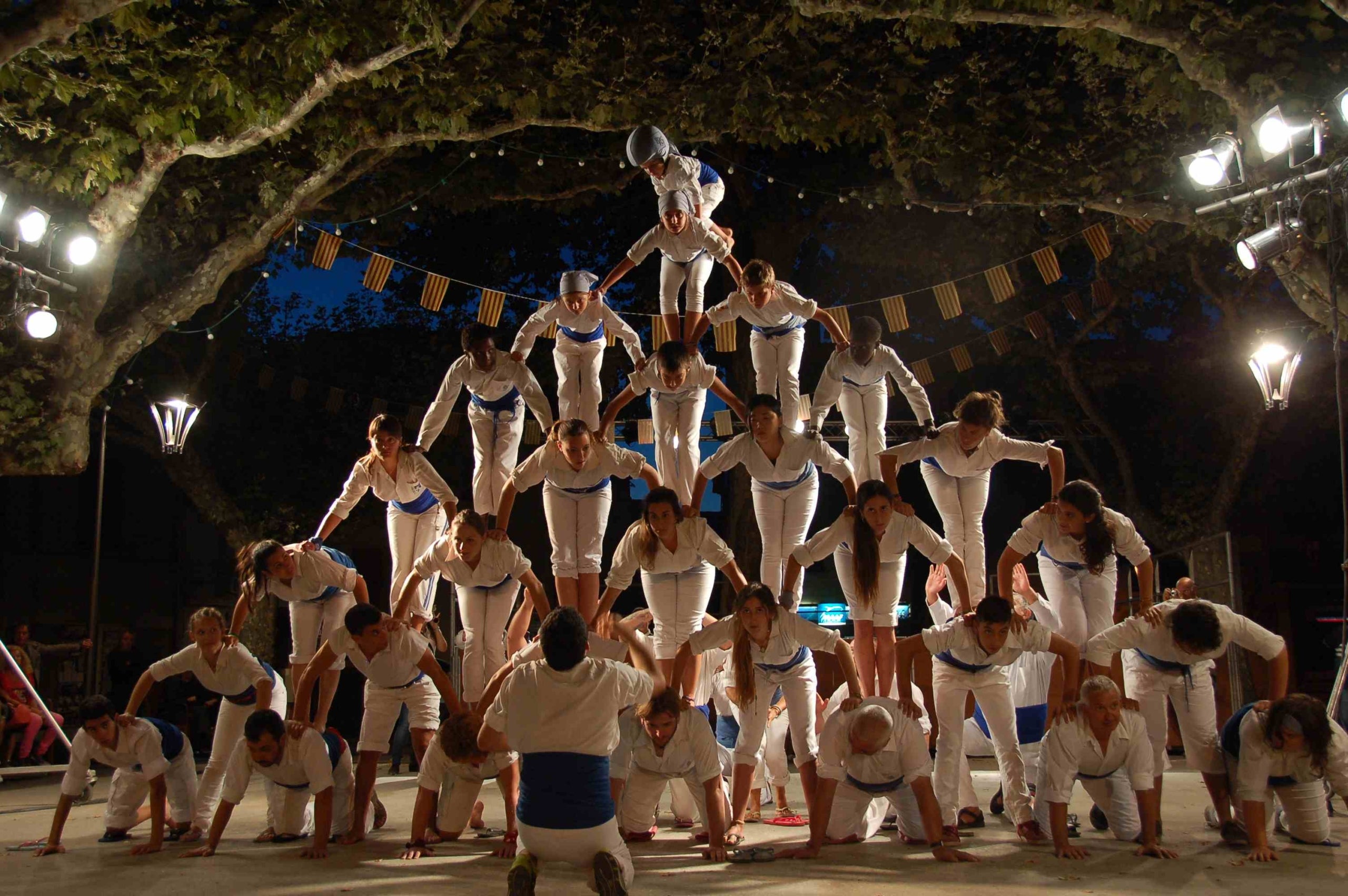 Diumenge 17 d'agost Actuacio dels Falcons de Vilanova i la Geltru