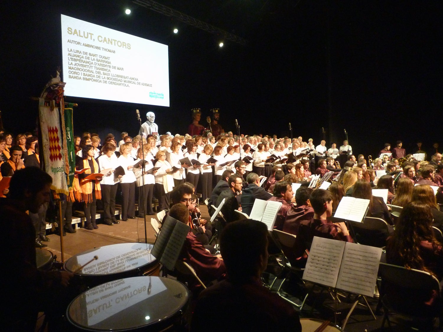 El món associatiu ret un homenatge a Candel
