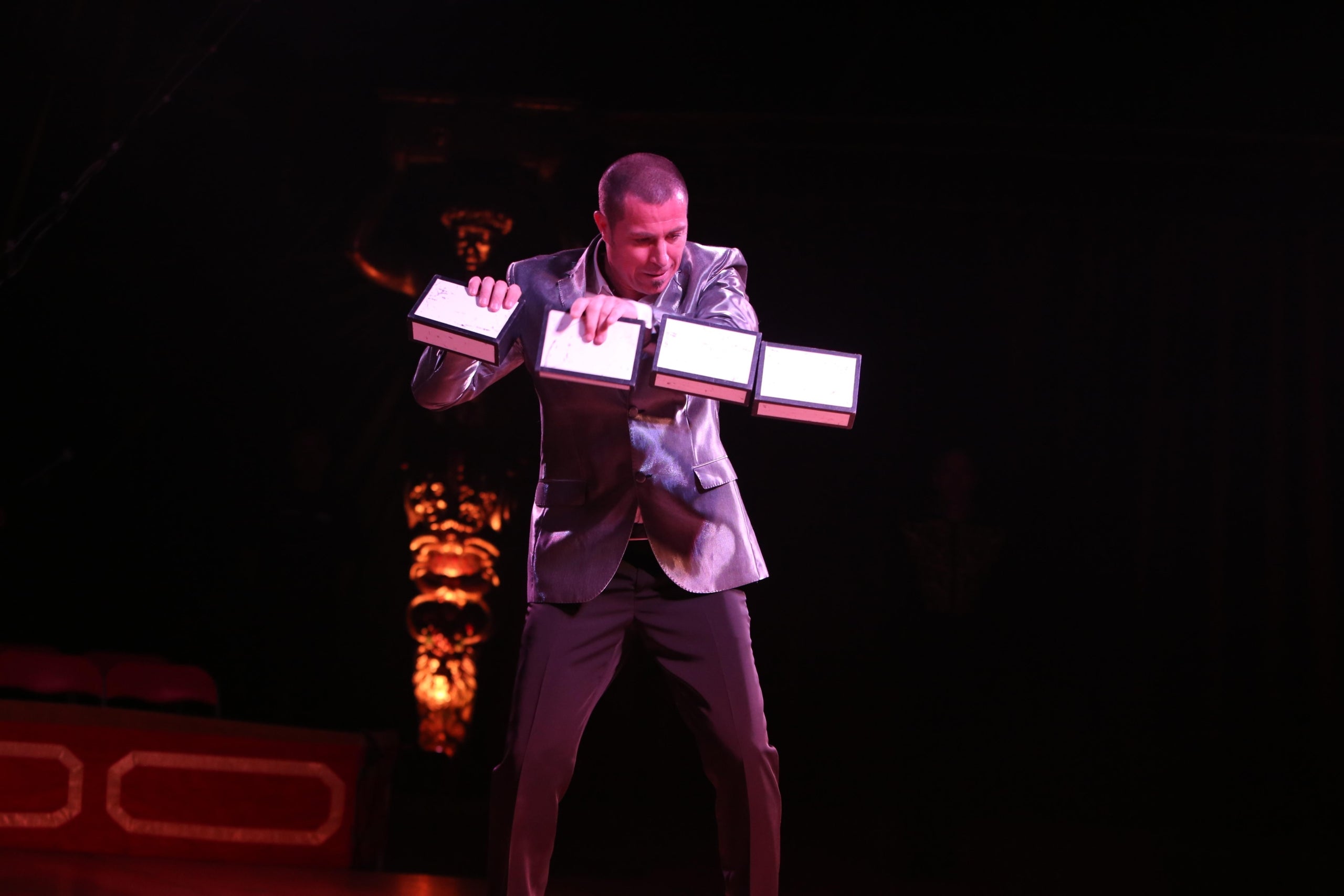 William Giribaldi: 'El circ tradicional és un art en perill d'extinció'