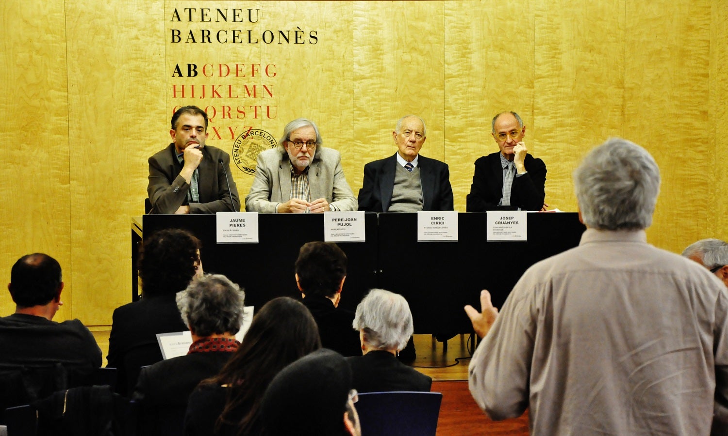 Retornar el patrimoni dels ateneus, restituir la dignitat