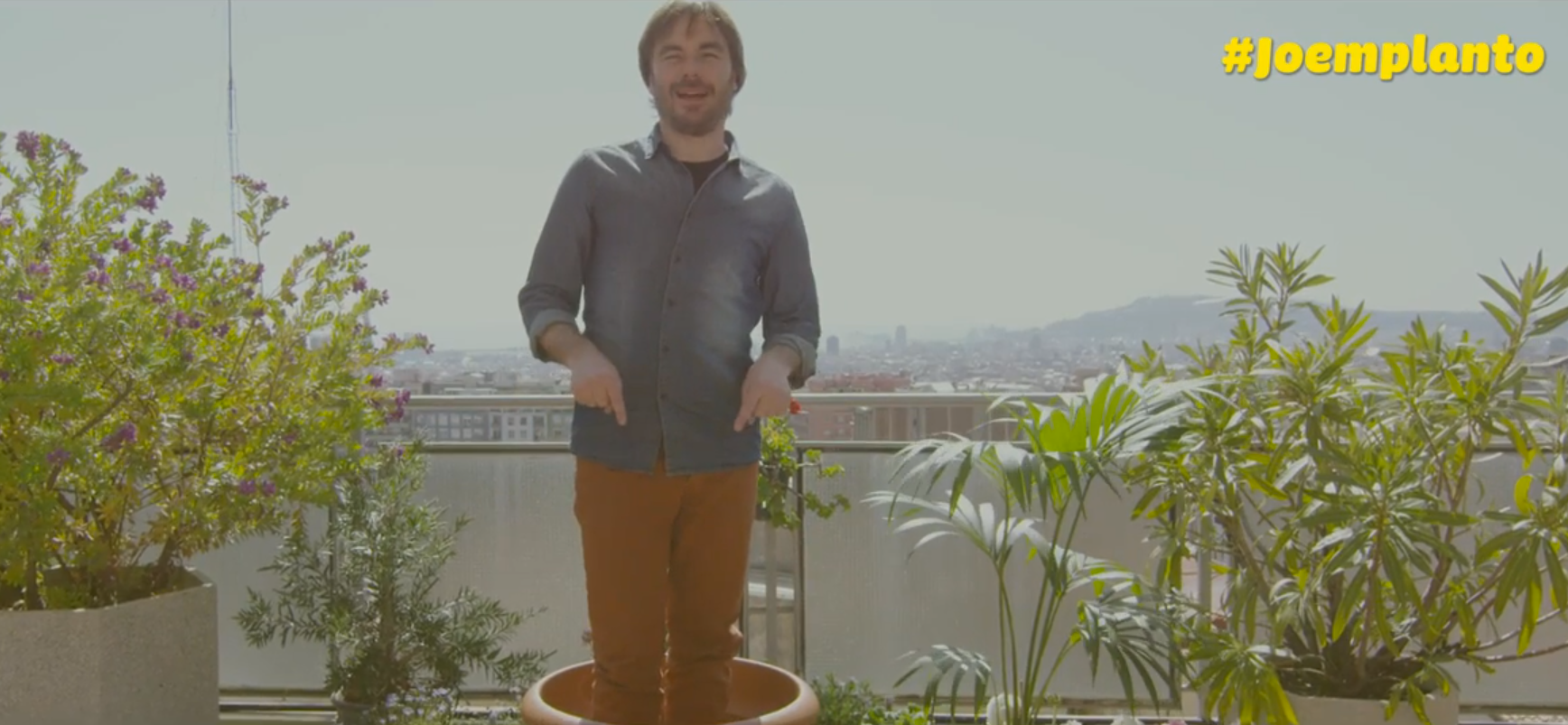 Una 'plantada' de 300 persones pel català