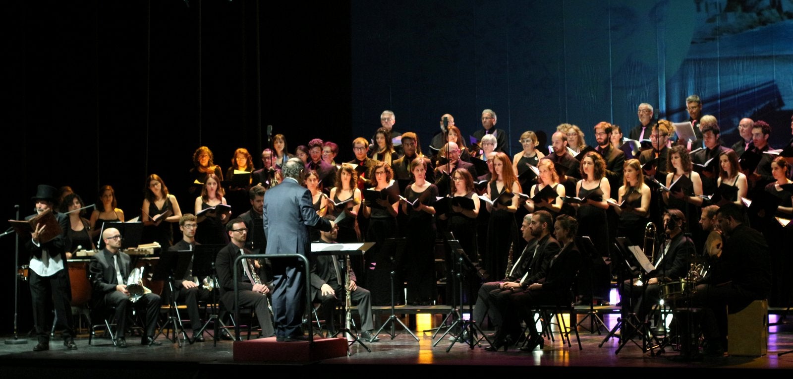 La final del concurs 'La Sardana de l'Any': èxit de públic i novetats