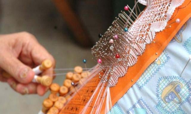 Terrassa es guarneix amb la 28a Diada de la Puntaire