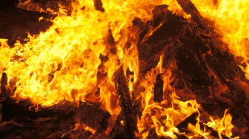 Sant Joan, foc, festa i Països Catalans