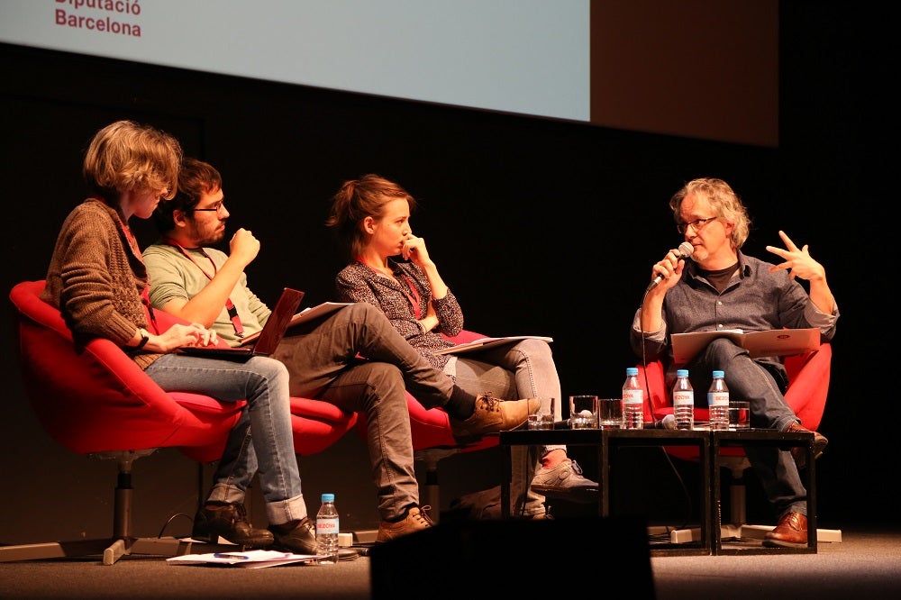 La gestió comunitària, confrontació amb l'administració o espai de trobada?