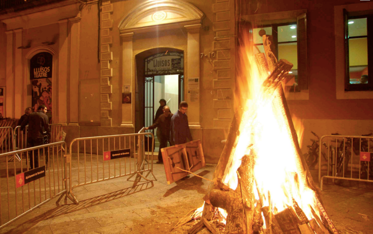 Els foguerons de Sa Pobla de Gràcia homenatgen Ramon Llull