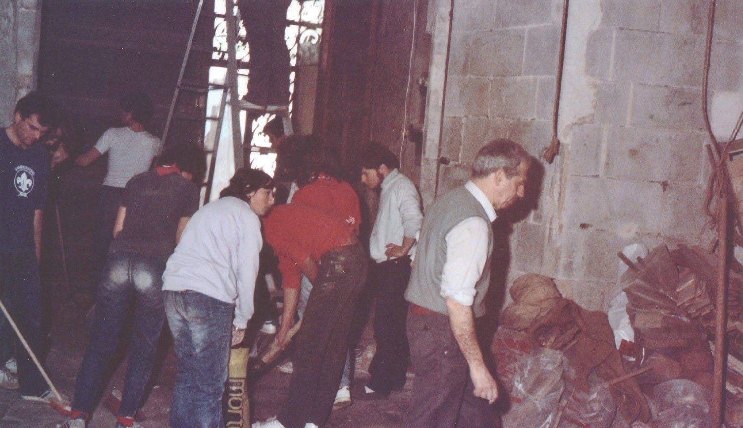 L'entrega del Premi Joan Amades a Nemesi Solà, al Fossar de les Moreres