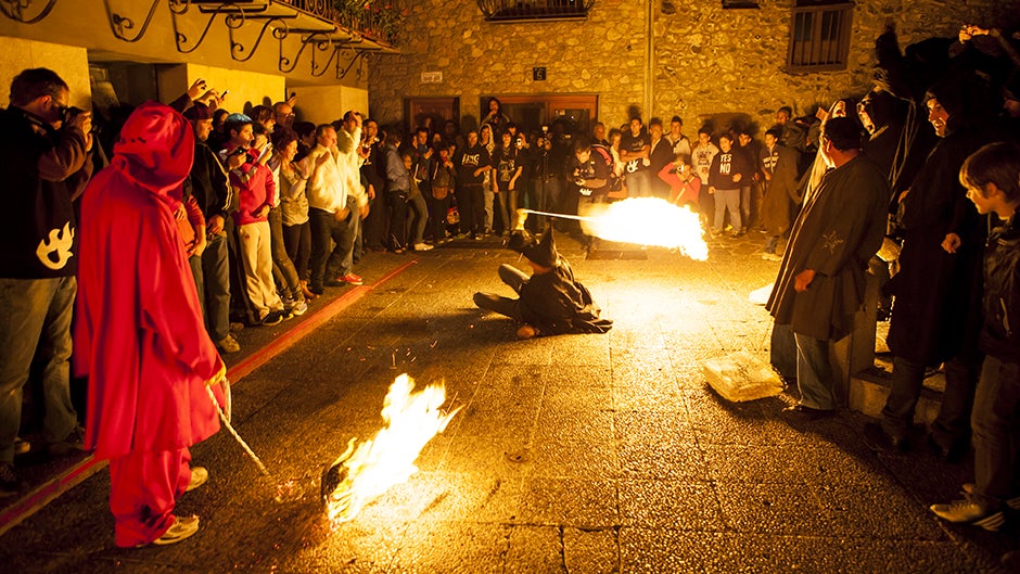 Andorra la Vella: un mes sencer amb falles