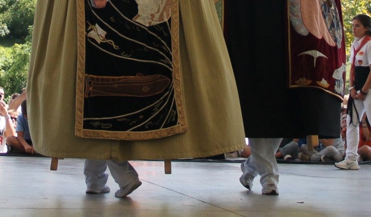 Deu colles competiran per qui fa ballar millor els seus gegants