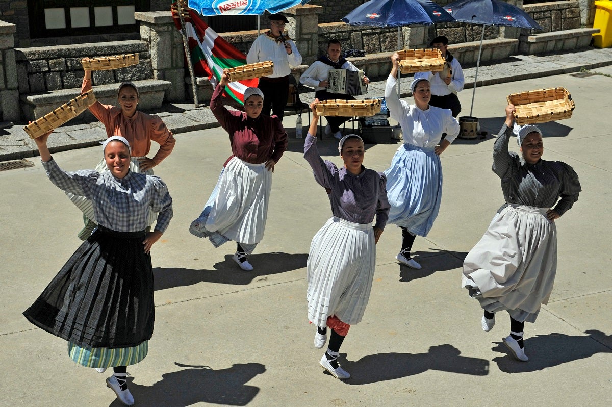 Tradició i modernitat es fusionen al Dansàneu