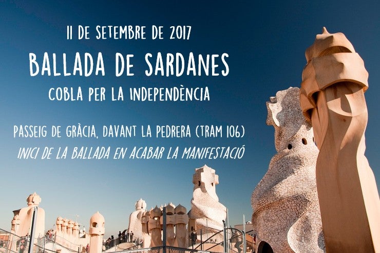 Ballada de sardanes per la independència davant la Pedrera