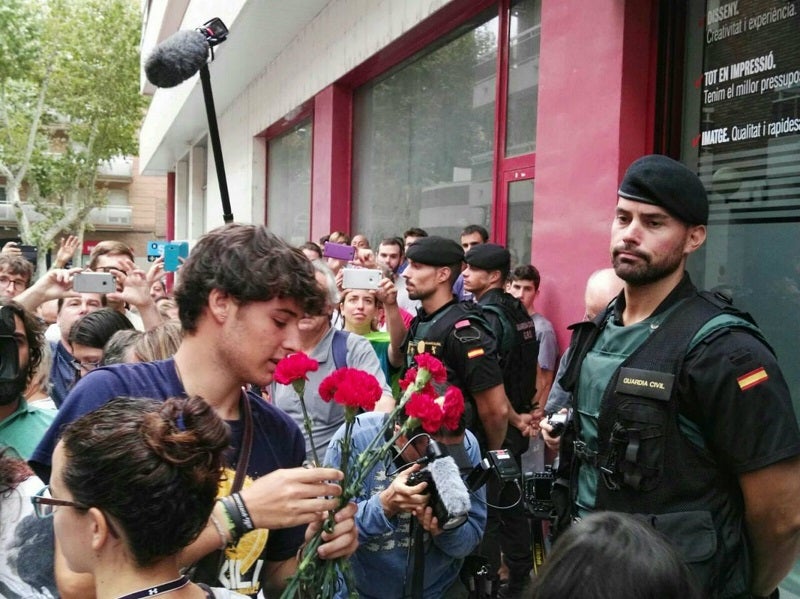 La revolució dels clavells i les paperetes