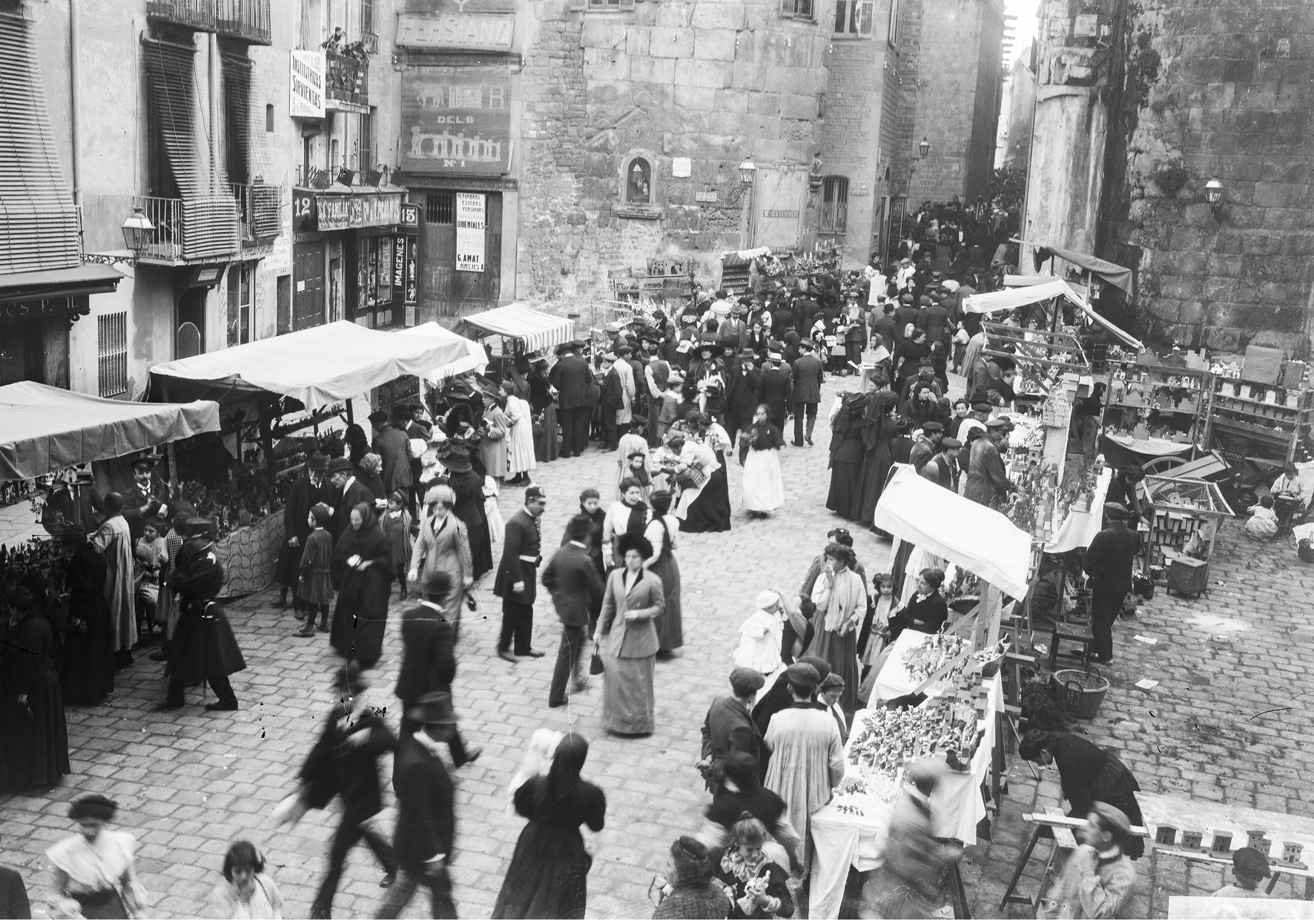 La Fira de Santa Llúcia quan la plaça Nova tenia personalitat