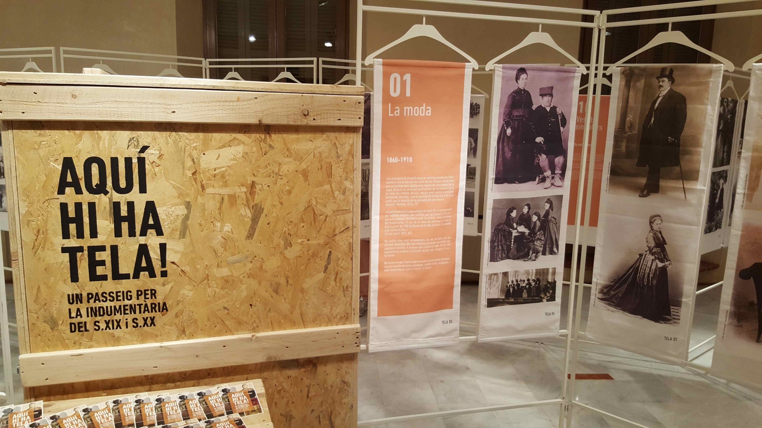 'Aquí hi ha tela!' Quan la indumentària explica la història d’una societat