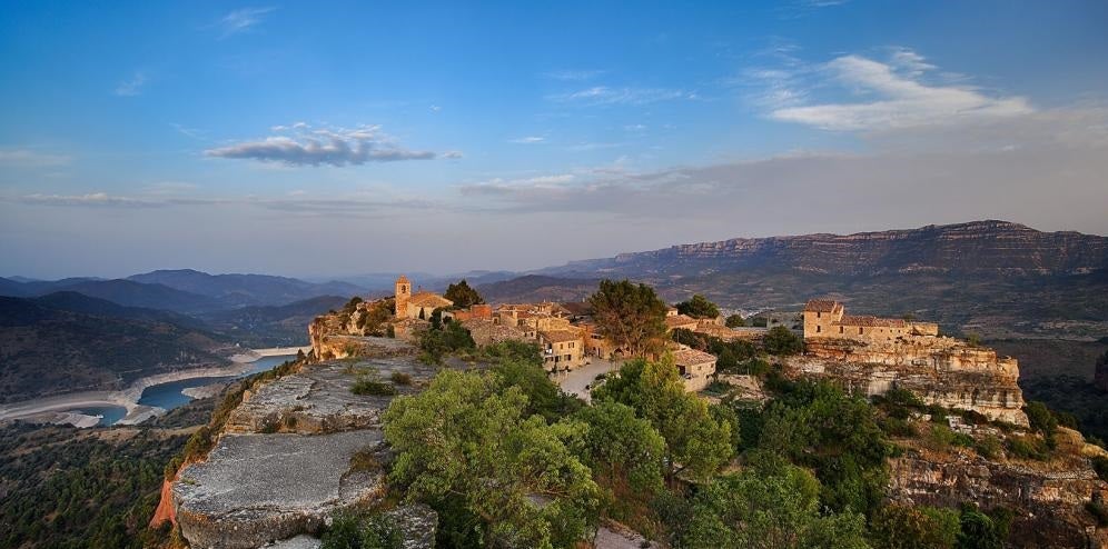 Lliurat el dossier que pot fer reconèixer el Priorat com a Patrimoni Mundial de la Humanitat