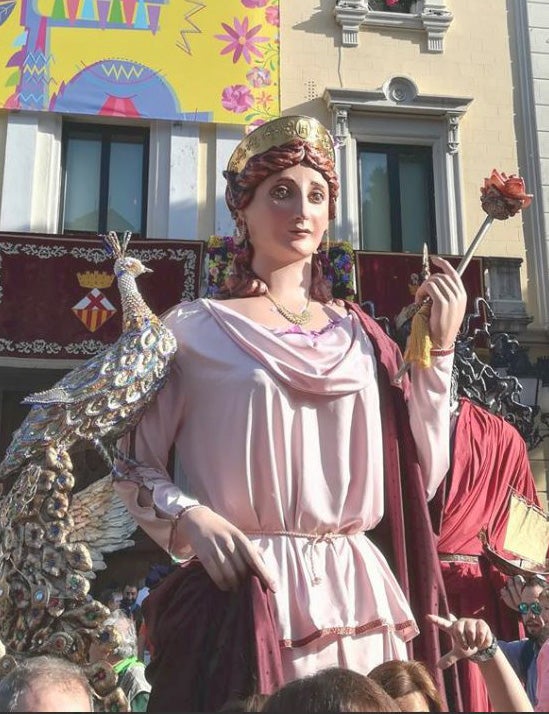 La colla Drac d'Or de l'Hospitalet de Llobregat amplia família amb la geganta Hera