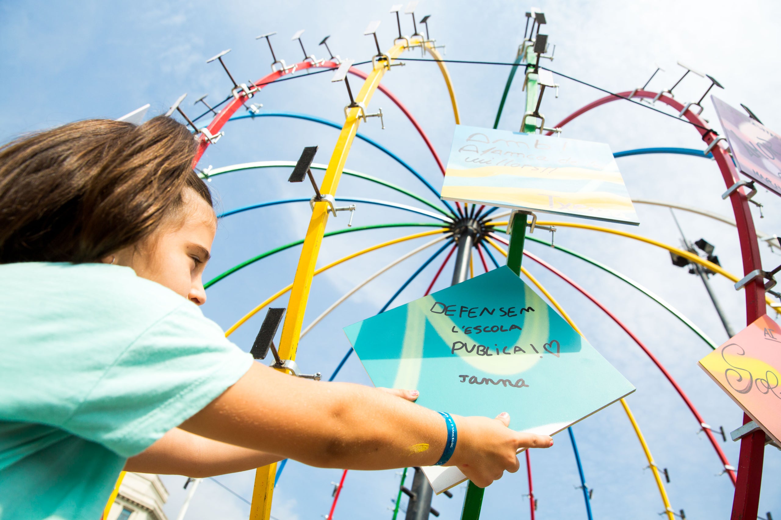 L'Associa't a la festa de la plaça Catalunya obre inscripcions
