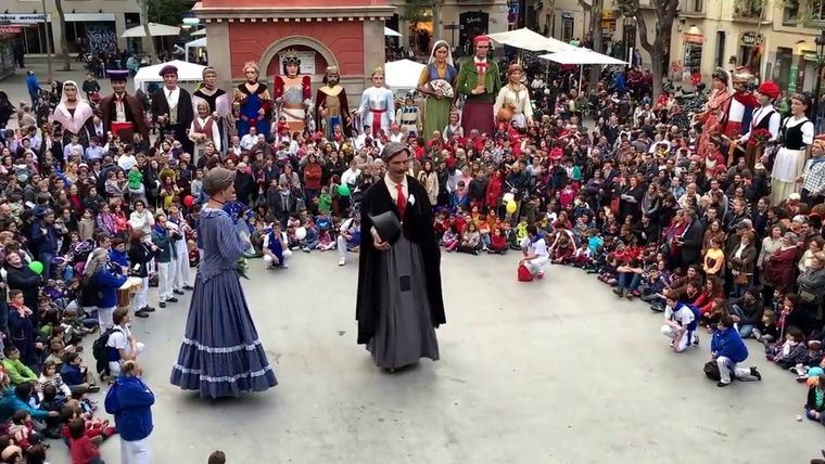 Els gegants de Gràcia compleixen 25 anys en la seva trobada biennal