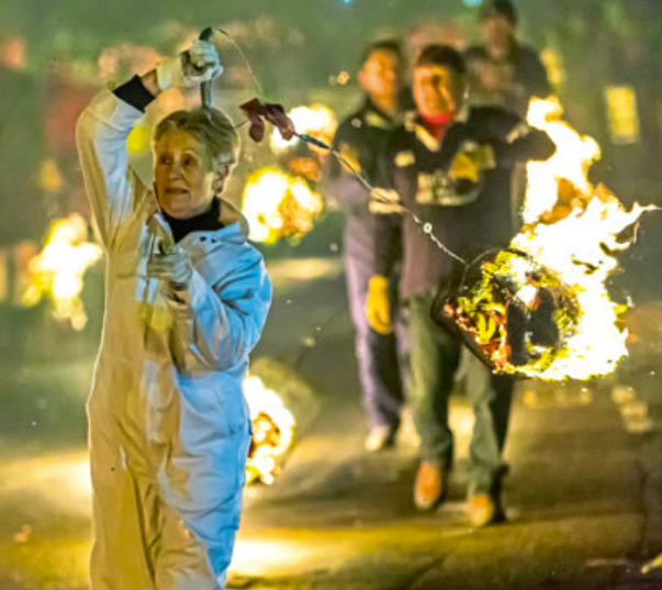 Les 'fireballs' d'Stonehaven convidades a la cremada de falles d'Andorra