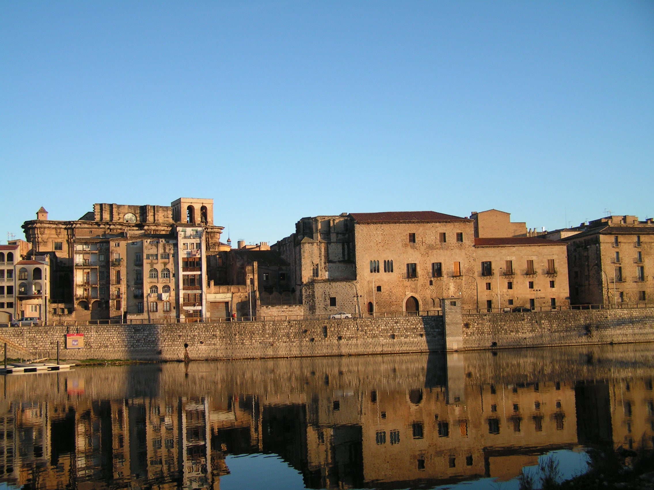 Passejar vora l'Ebre, una de les activitats de la 28a Trobada de Grups Amateurs de Teatre