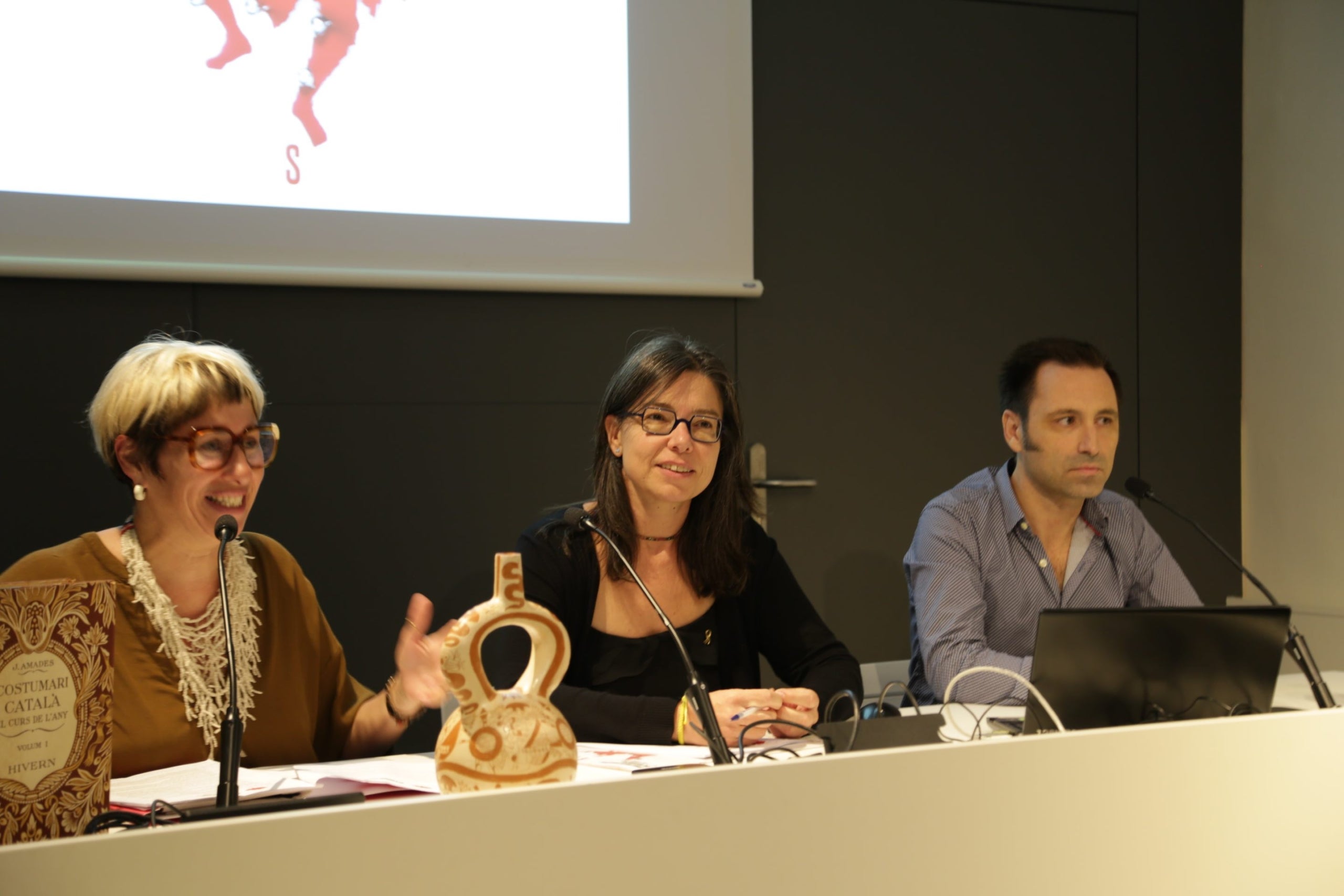 D'esq. a dreta, Anna Crespo, Maria Àngels Blasco i David Ibàñez.