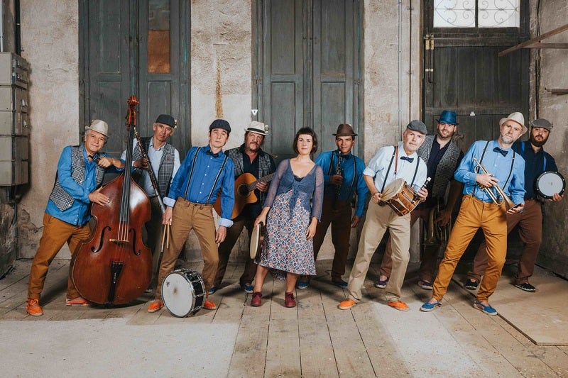 La Cobla Catalana dels Sons Essencials aprofundeix en la ‘sardanització’ de la música lleugera en el seu quart disc