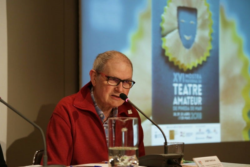 Josep Rafecas en la presentació de la XVI Mostra de Teatre Amateur de Pineda de Mar.