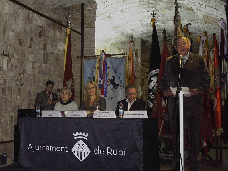 Manel Bamala, el president de la Societat de Sant Antoni Abat de Rubí, durant la seva intervenció.