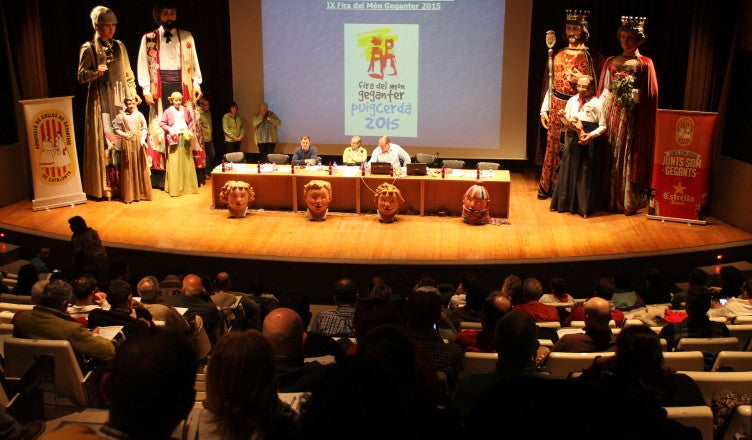 Durant l'Assemblea General es detallaran els preparatius dels principals esdeveniments del calendari geganter. Fotografia cedida per la Colla Gegantera de Sant Climent de Llobregat.