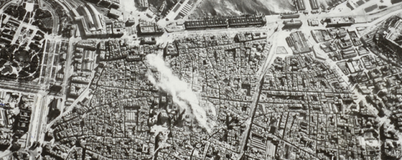 Una exposició recorda el bombardeig del 1938 sobre el barri de la catedral