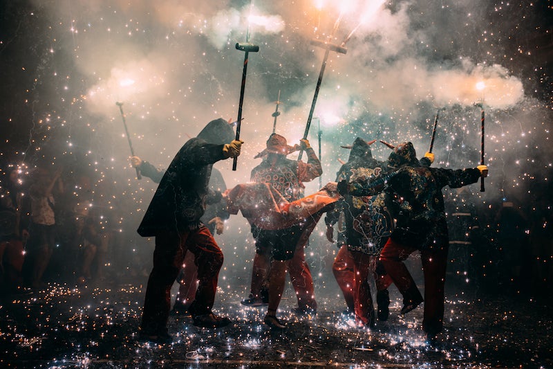 El Ball de Diables del Vendrell en plena actuació