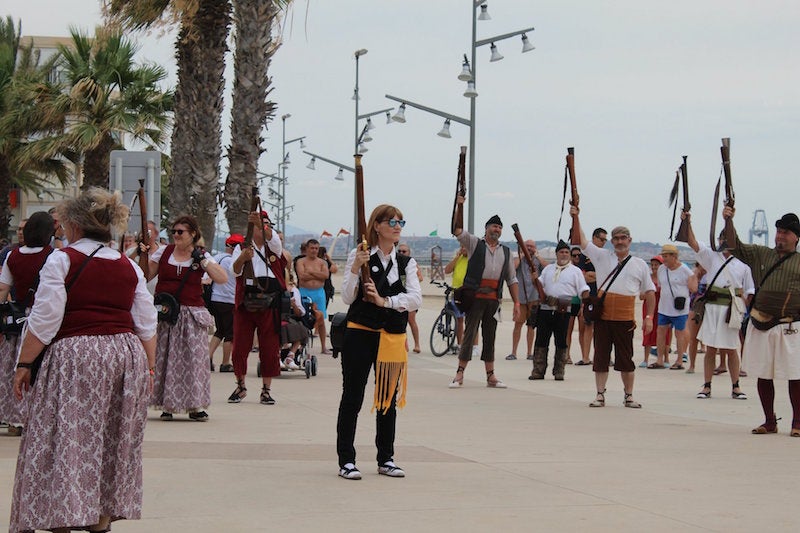 Moment de la galerada dels Trabucaires pel Passeig Marítim