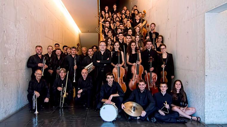 La Simfònica de Cobla i Corda de Catalunya interpretarà l'espectacle ‘Tossudament Llach’