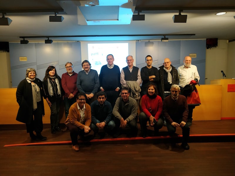 Foto de família de tots els participants en la presentació